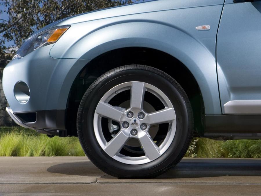  Mitsubishi Outlander 4WD 2007 года  (US) (фото 50 из 66)